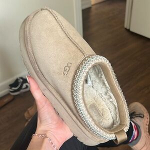Sand Tazz Uggs Size 8